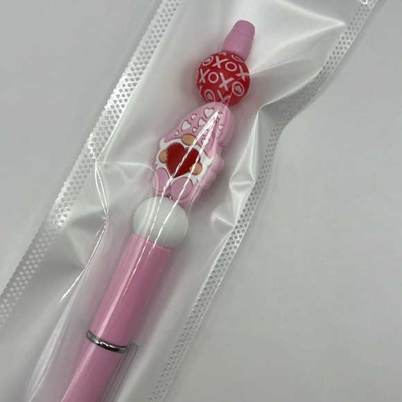 Pink Gnome with Heart Beaded Pen - Picture 5 of 5